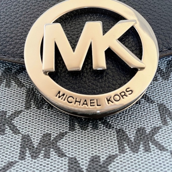 💎💙NWT MICHEAL Micheal KORS💙💎 - Picture 6 of 9